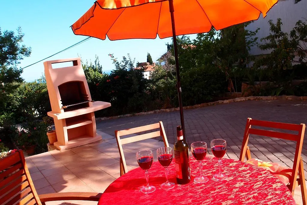 Villa Lina Ičići 3*,  Croazia